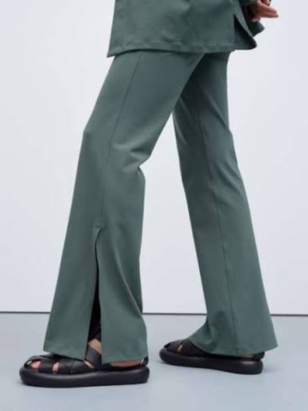 LULULEMON Smooth-Fit Split-Hem High-Rise Flared Pant Espresso Brown 6 - Picture 4 of 11